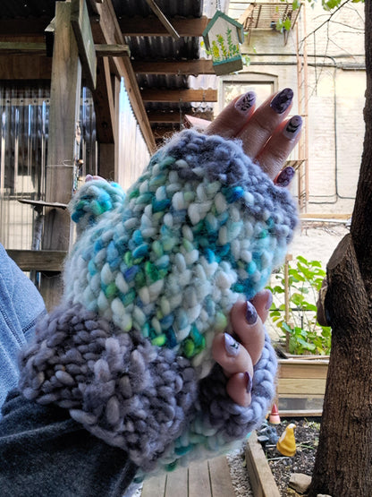 Winter green/grey Fingerless Gloves