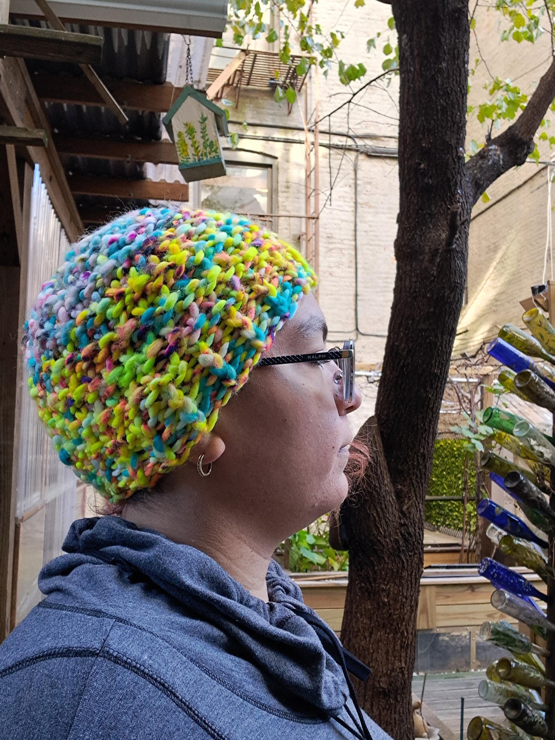 Neon blue/yellow Chunky hat